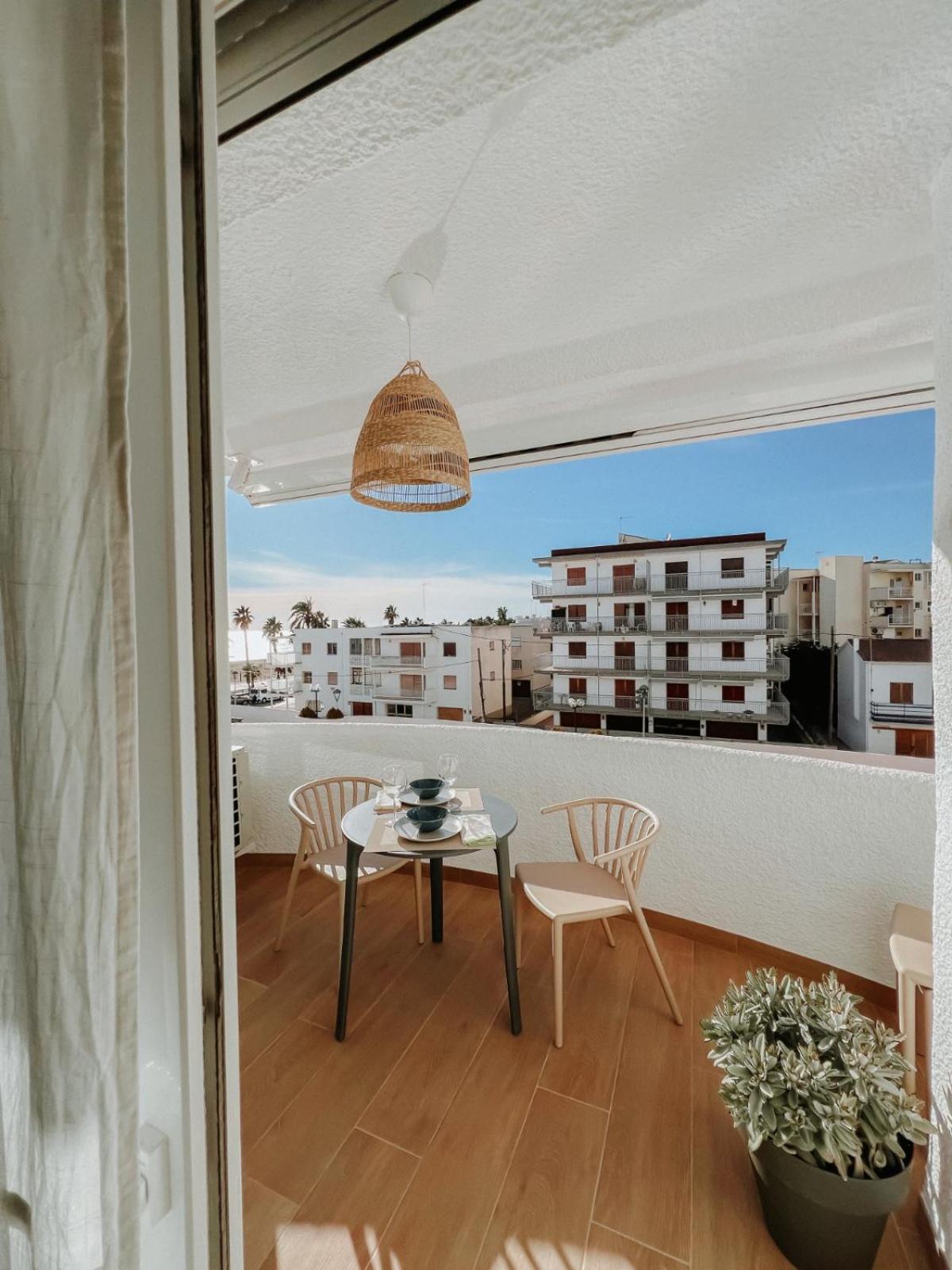 Femina Blue Apartment Cambrils Luaran gambar